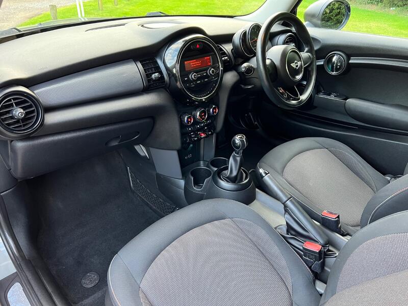 MINI HATCH