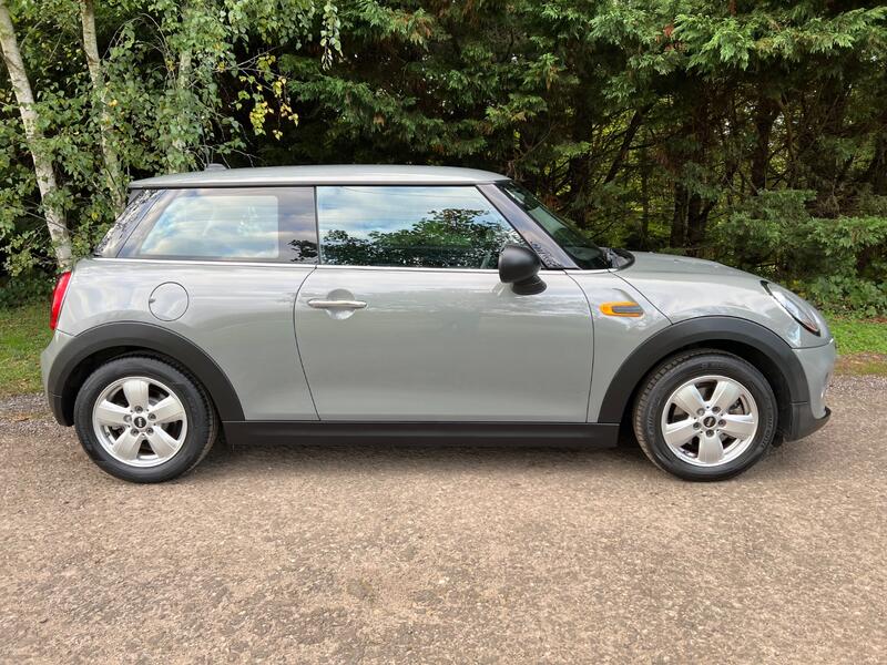 MINI HATCH