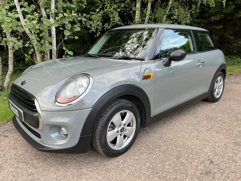 MINI HATCH