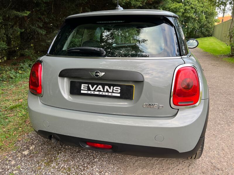 MINI HATCH