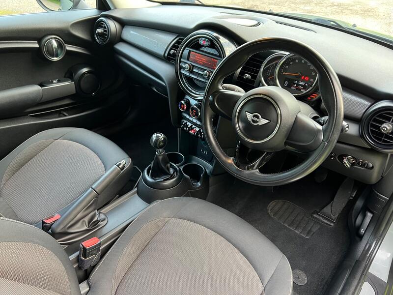 MINI HATCH