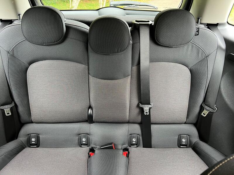 MINI HATCH