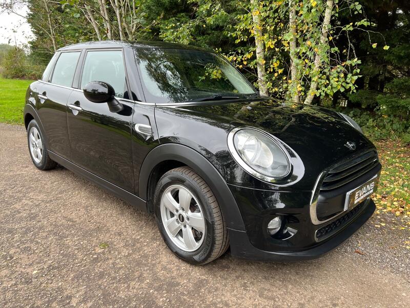MINI HATCH