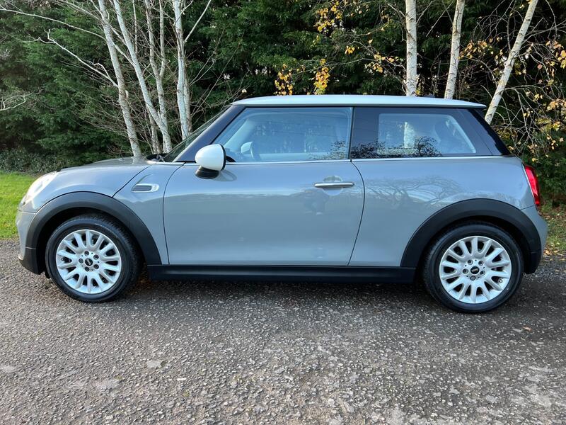 MINI HATCH
