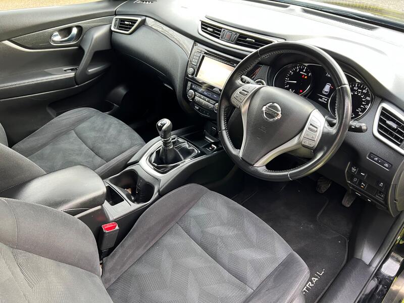 NISSAN X-TRAIL