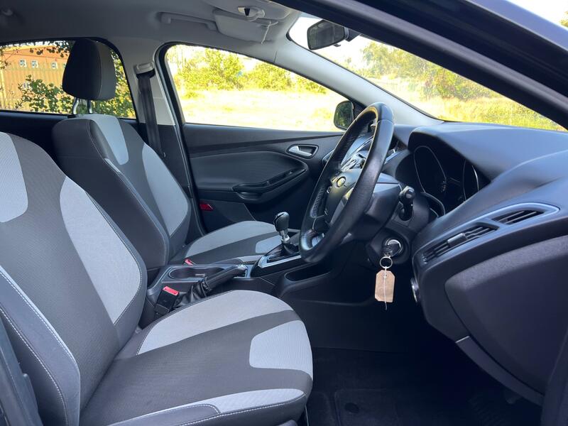 FORD FOCUS