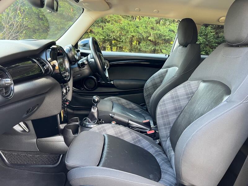 MINI HATCH