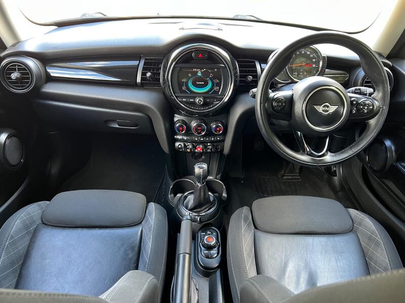 MINI HATCH