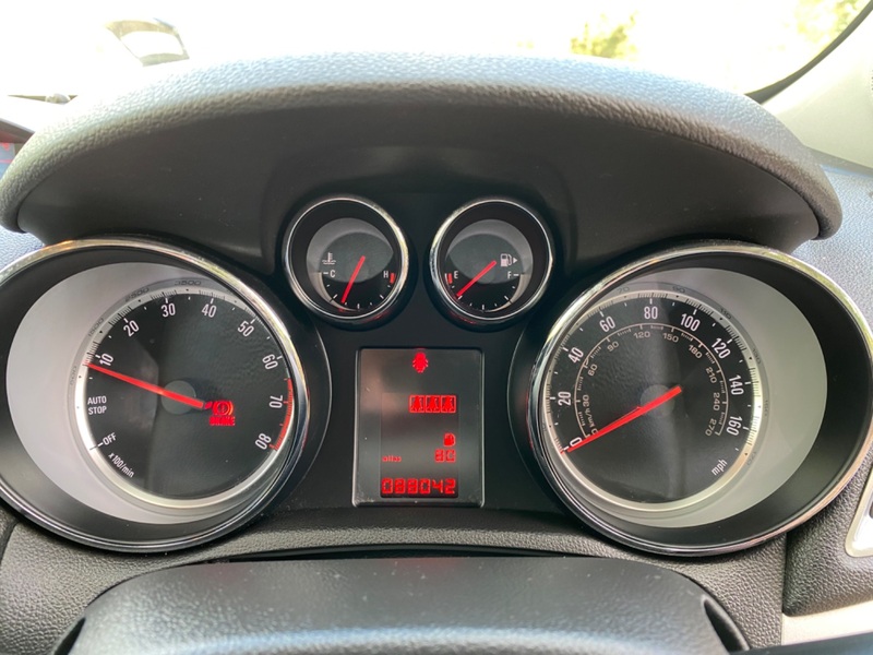VAUXHALL MOKKA