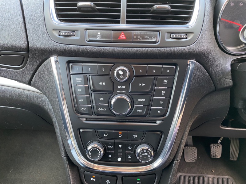 VAUXHALL MOKKA