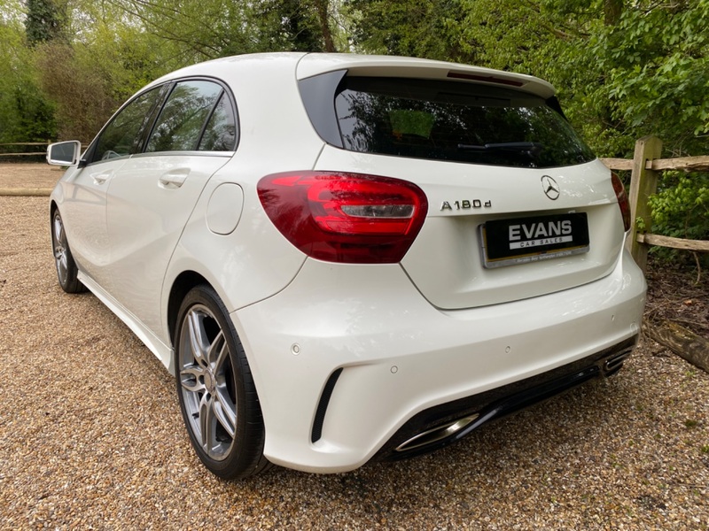 MERCEDES-BENZ A CLASS A 180 D AMG LINE EXECUTIVE 2016