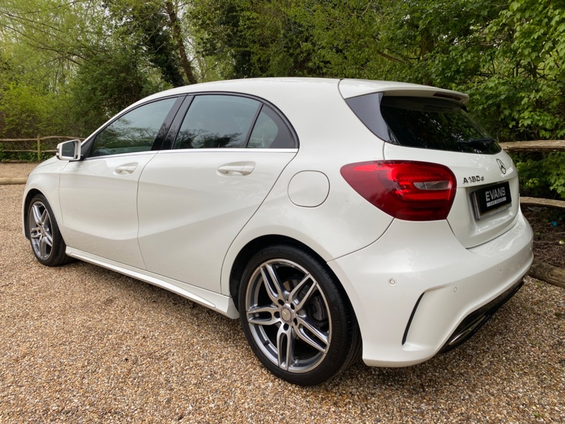 MERCEDES-BENZ A CLASS A 180 D AMG LINE EXECUTIVE 2016