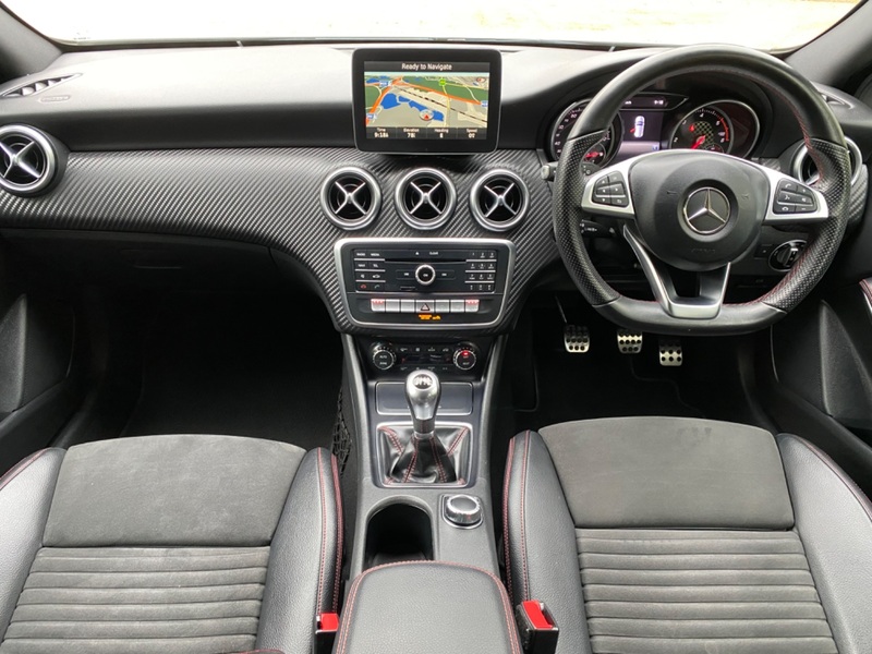 MERCEDES-BENZ A CLASS A 180 D AMG LINE EXECUTIVE 2016