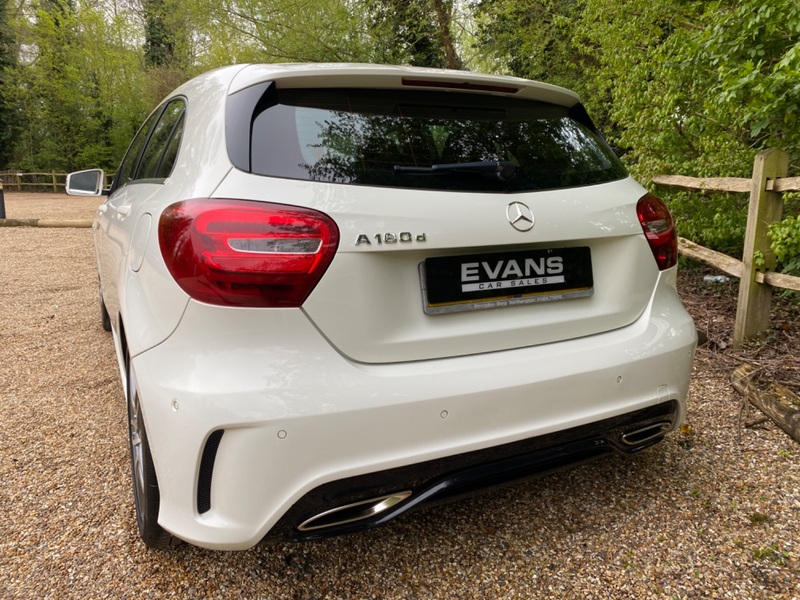 MERCEDES-BENZ A CLASS A 180 D AMG LINE EXECUTIVE 2016