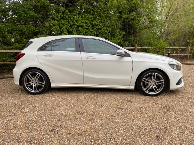 MERCEDES-BENZ A CLASS A 180 D AMG LINE EXECUTIVE 2016