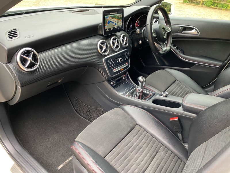 MERCEDES-BENZ A CLASS A 180 D AMG LINE EXECUTIVE 2016