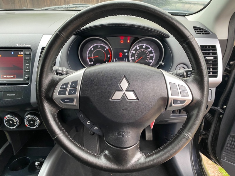 MITSUBISHI OUTLANDER DI-D GX 4 2012